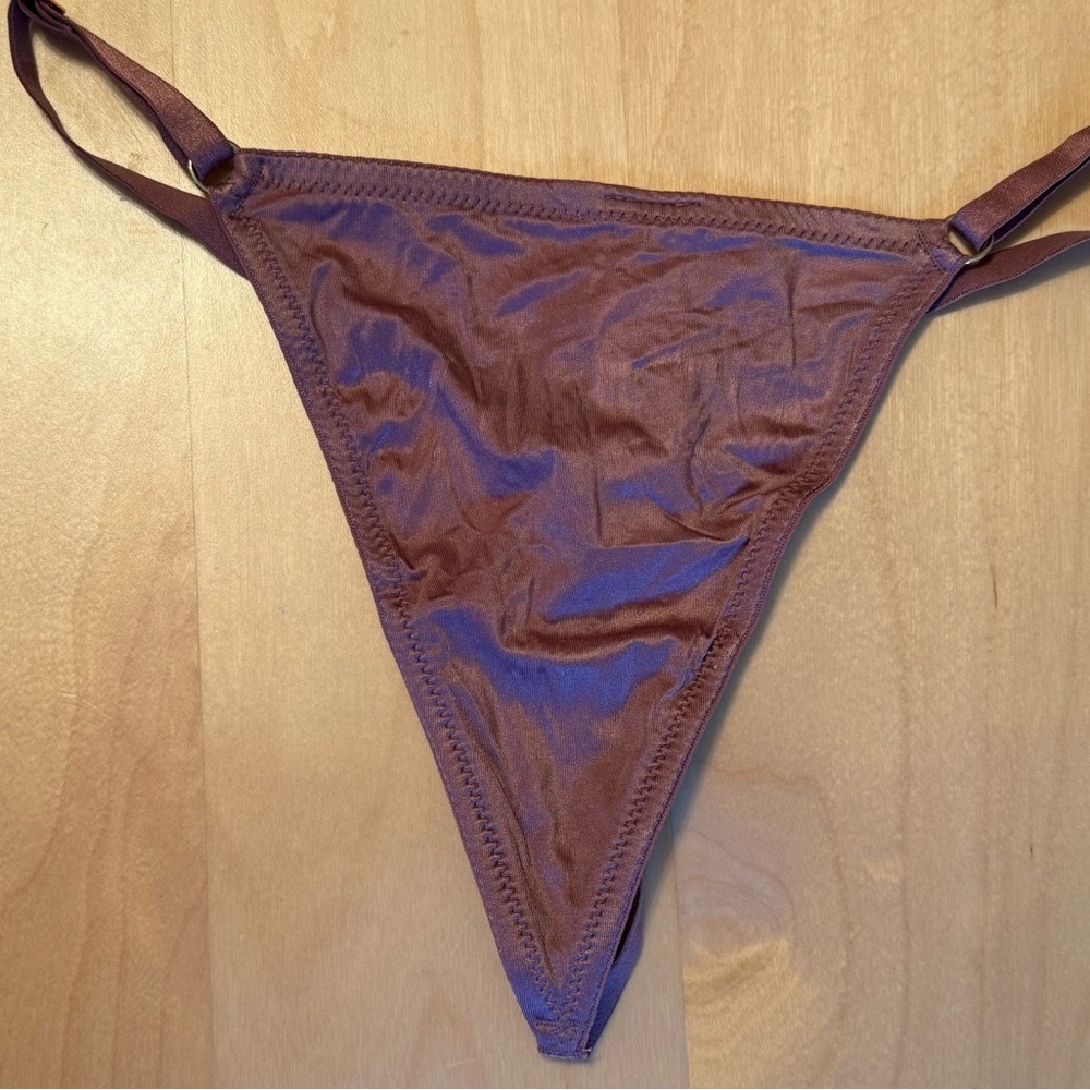 NWT Victoria’s Secret V-String Panties